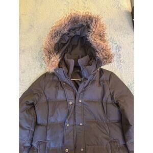 GAP Black Long Puffer Coat Size M Hooded Faux Fur Trim Full Zip Snap